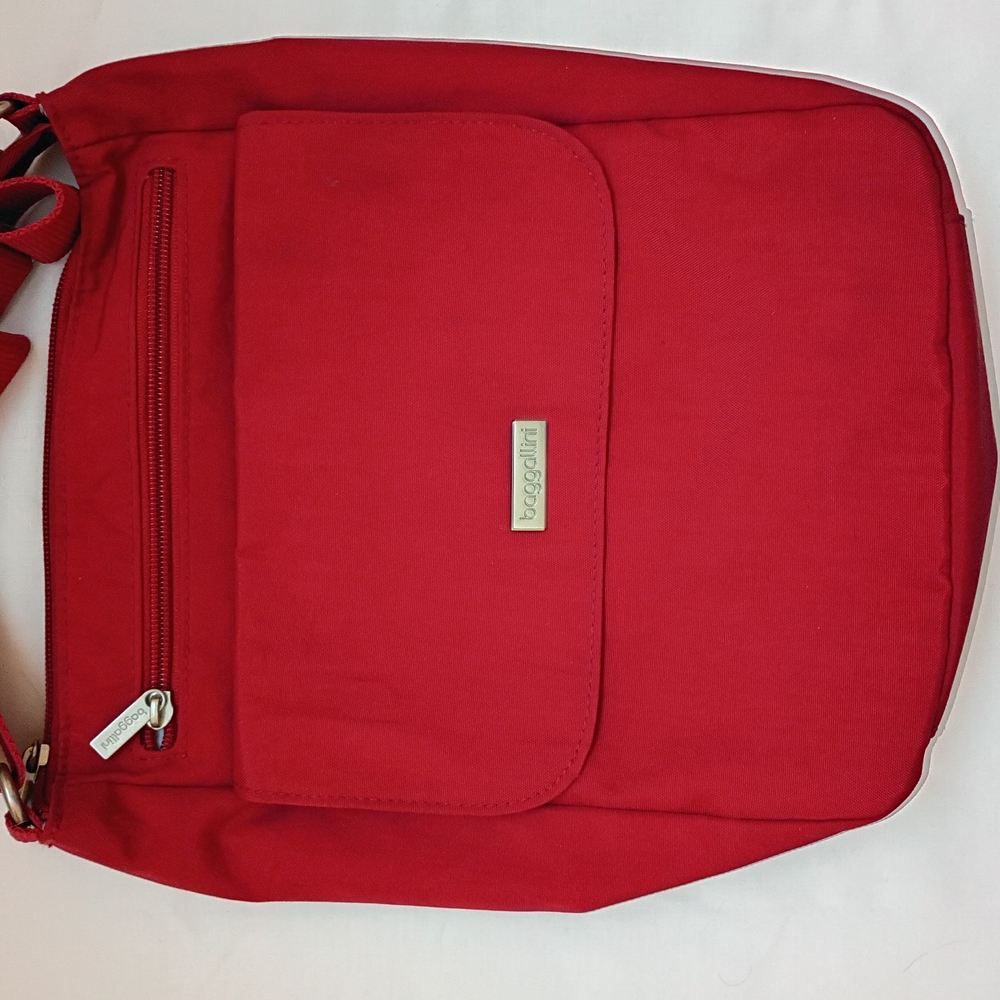 Baggallini Crimson Crossbody Bag